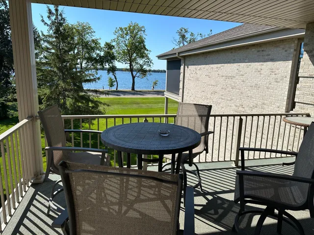 $639,900 | 410 West Lake Drive, Unit 204 & GARAGE #202, Detroit Lakes, MN 56501