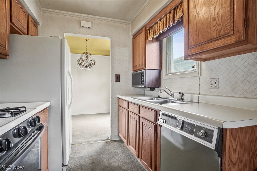 6746 Smith Road Cleveland, OH 44130 - Photo 20 of 28 Gallery Image 20