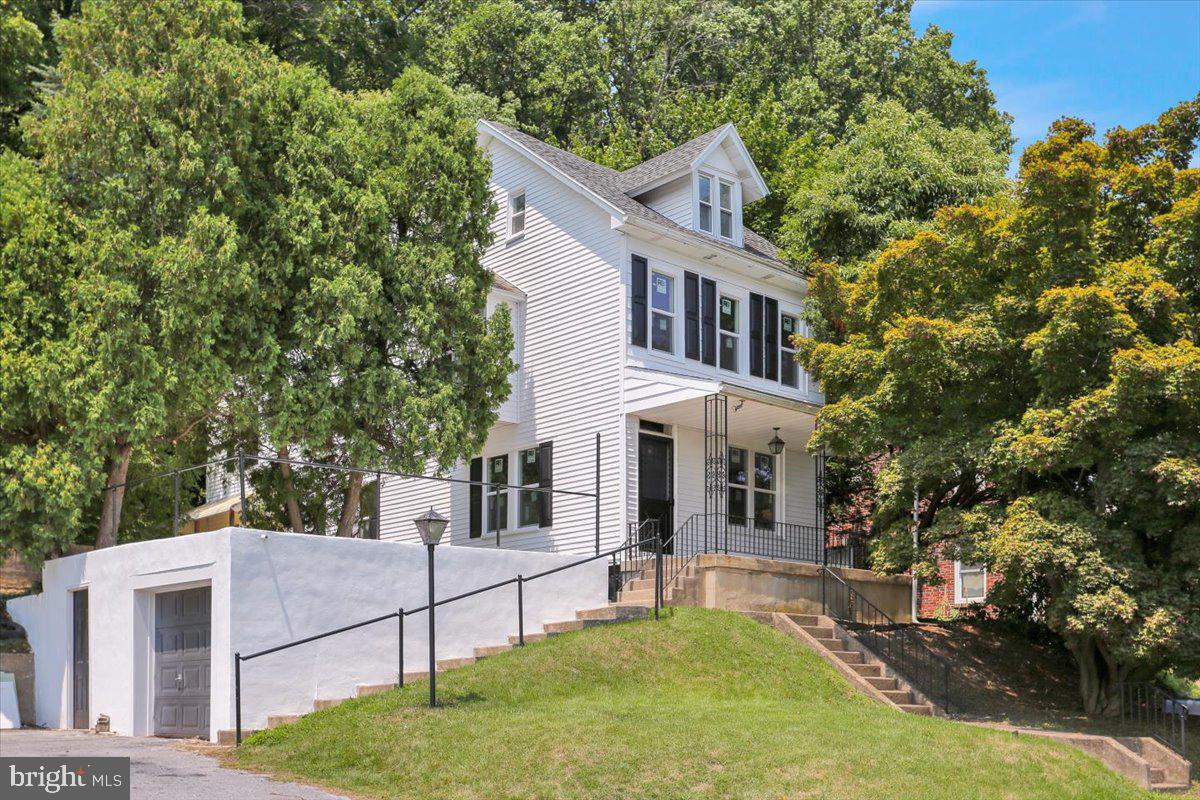 38 West Neversink Road Reading, PA 19606 - Photo 1 of 41 Gallery Image 1