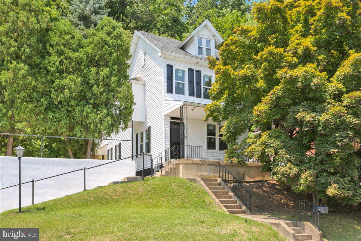 38 West Neversink Road Reading, PA 19606 - Photo 2 of 41 Gallery Image 2