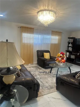 $379,900 | 7100 Scrub Oak Lane, Orlando, FL 32818