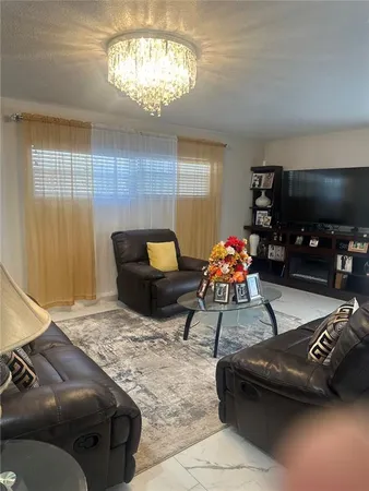 $379,900 | 7100 Scrub Oak Lane, Orlando, FL 32818