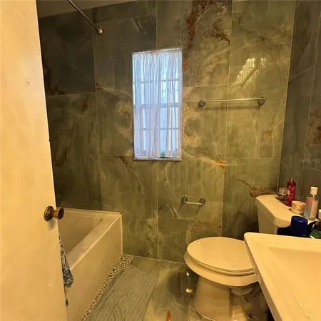 $379,900 | 7100 Scrub Oak Lane, Orlando, FL 32818