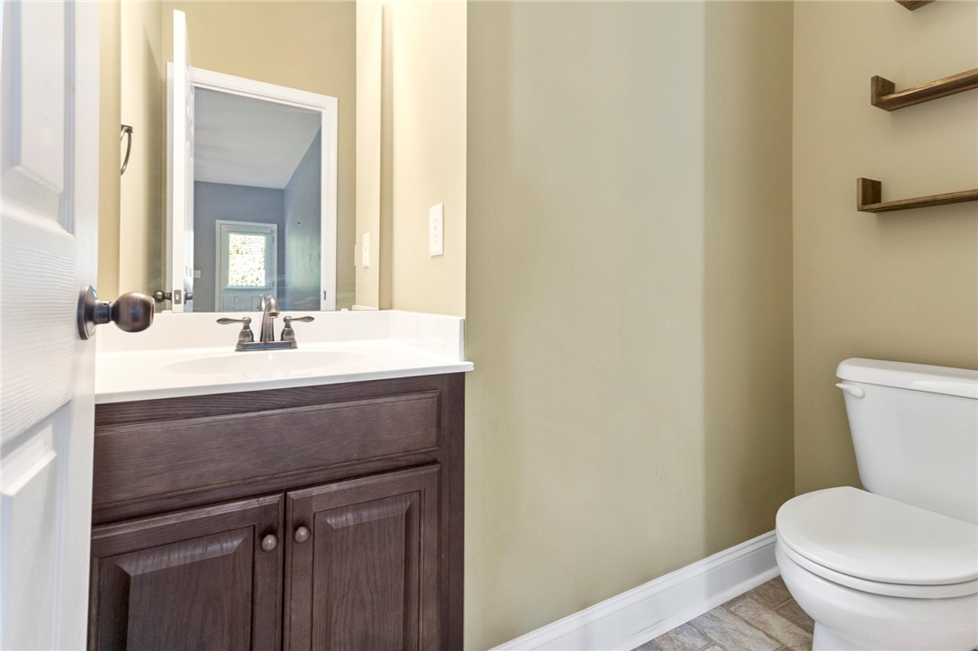 645 State Rd S-37-54 Seneca, SC 29678 - Photo 17 of 36 Half Bath