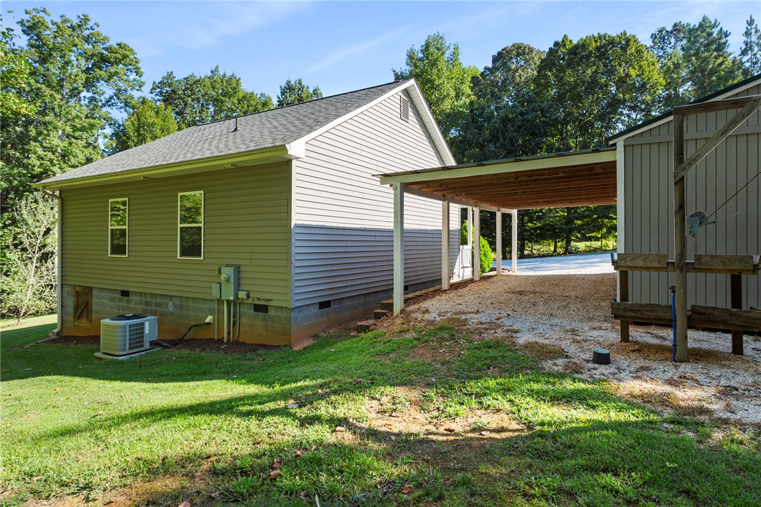 645 State Rd S-37-54 Seneca, SC 29678 - Photo 31 of 36 Back View