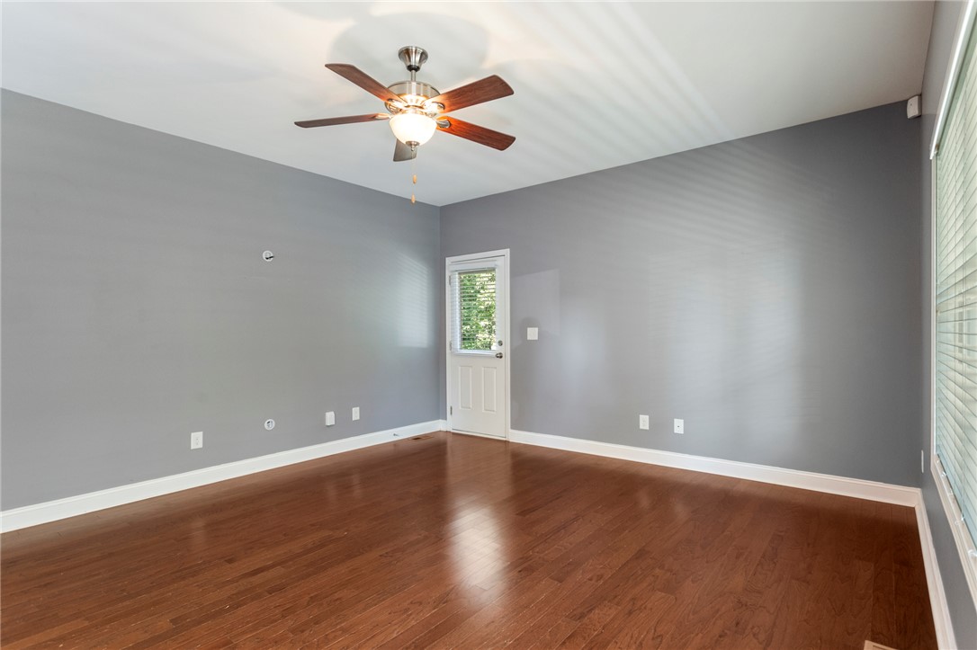 645 State Rd S-37-54 Seneca, SC 29678 - Photo 10 of 36 Living area