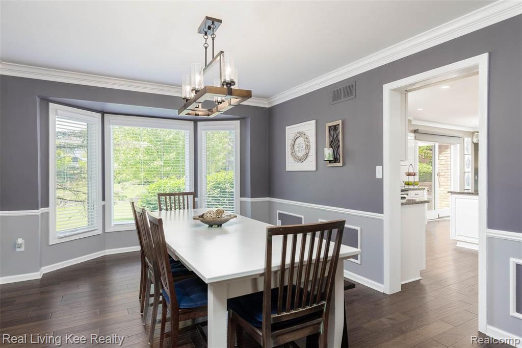 359 Silvervale Drive Rochester Hills, MI 48309 - Photo 11 of 36
