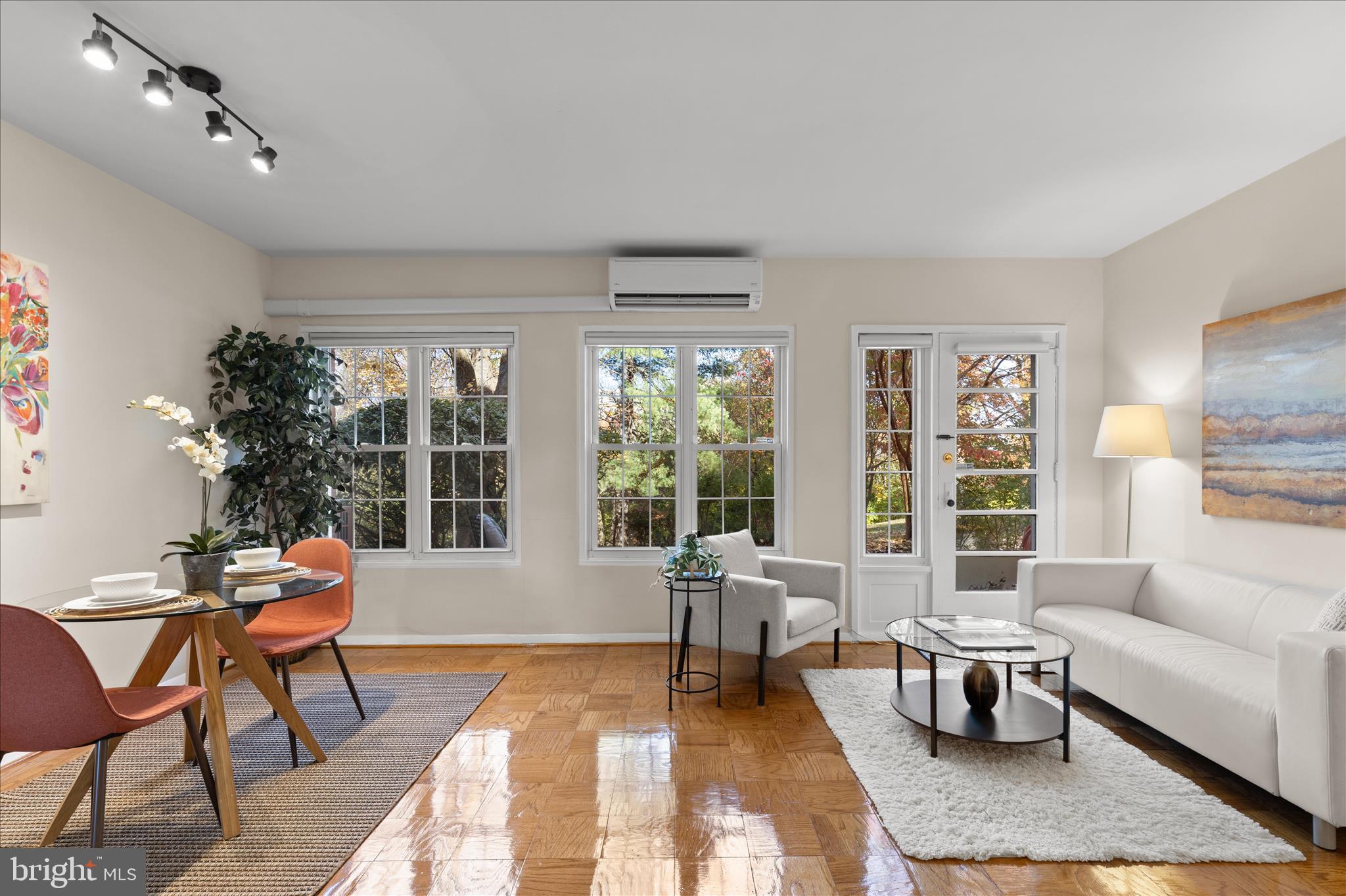 3721 Gunston Road Alexandria, VA 22302 - Photo 5 of 28 a living room with furniture and a large window
