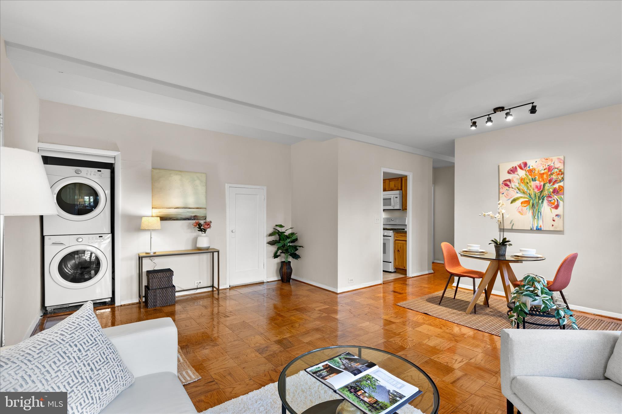 3721 Gunston Road Alexandria, VA 22302 - Photo 6 of 28 a living room with furniture and wooden floor