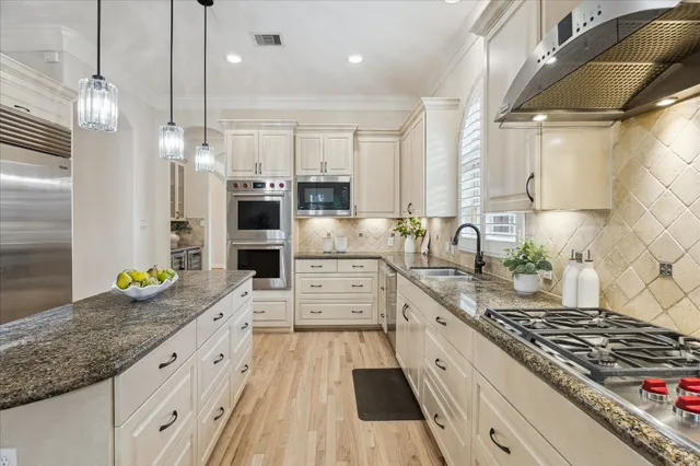 $1,350,000 | 849 Jaquet Drive, Bellaire, TX 77401