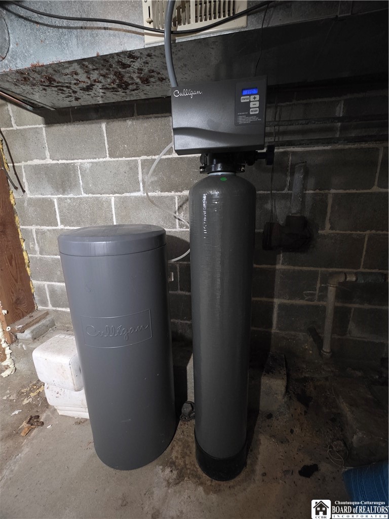 6720 Moore Road Chautauqua, NY 14757 - Photo 42 of 50 Water softener was new in 2023