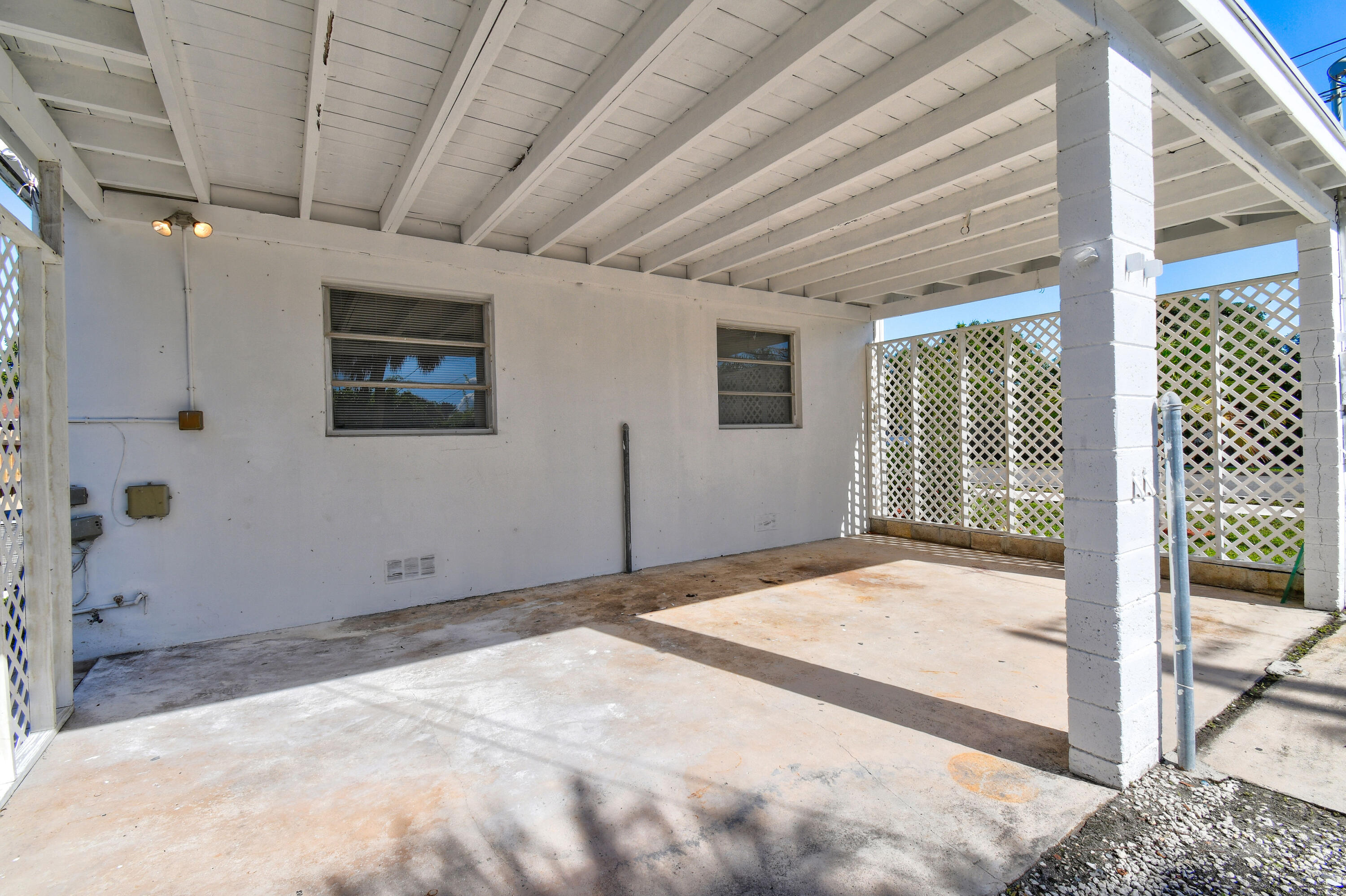 1102 Sunset Road West Palm Beach, FL 33401 - Photo 31 of 37 a view of an empty room