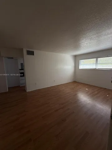 $1,425 | 16851 Northeast 18th Avenue, Unit 201, North Miami Beach, FL 33162