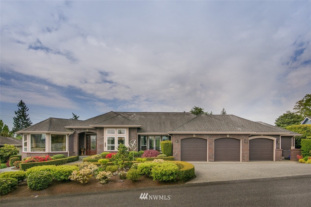 9815 Belfair Road Bellevue, WA 98004 - Photo 23 of 25 Gallery Image 23