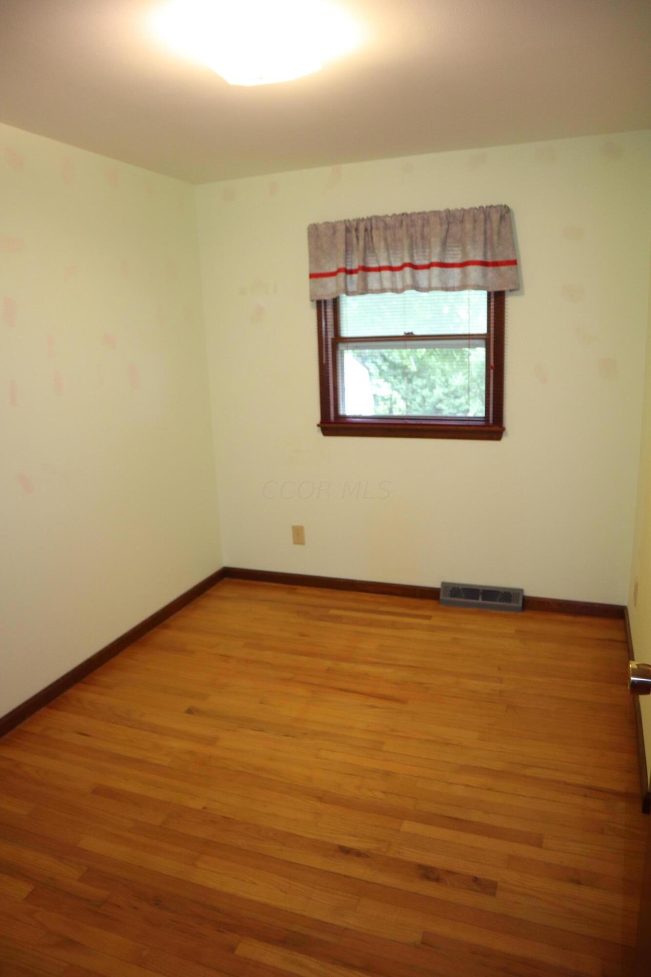 6498 Faircrest Road Columbus, OH 43229 - Photo 16 of 34 IMG_0605