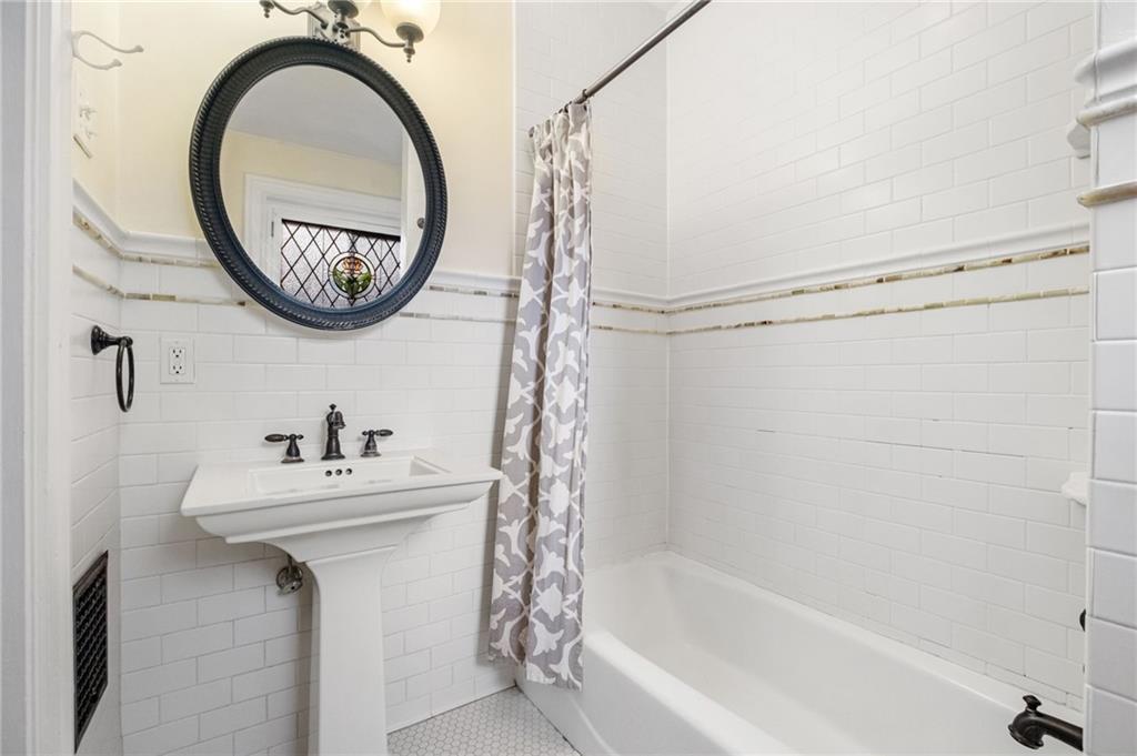 5575 Hampton Street Pittsburgh, PA 15206 - Photo 29 of 50