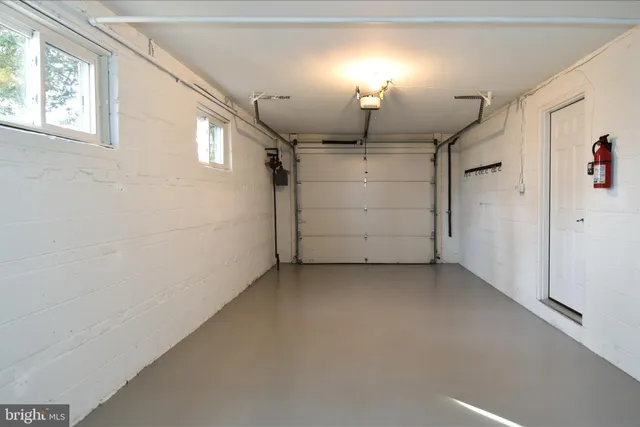 a view of empty room with window