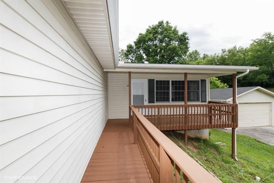 773 Ranch Way Sevierville, TN 37862 - Photo 3 of 17 02_773RANCHWAY_2002_LowRes