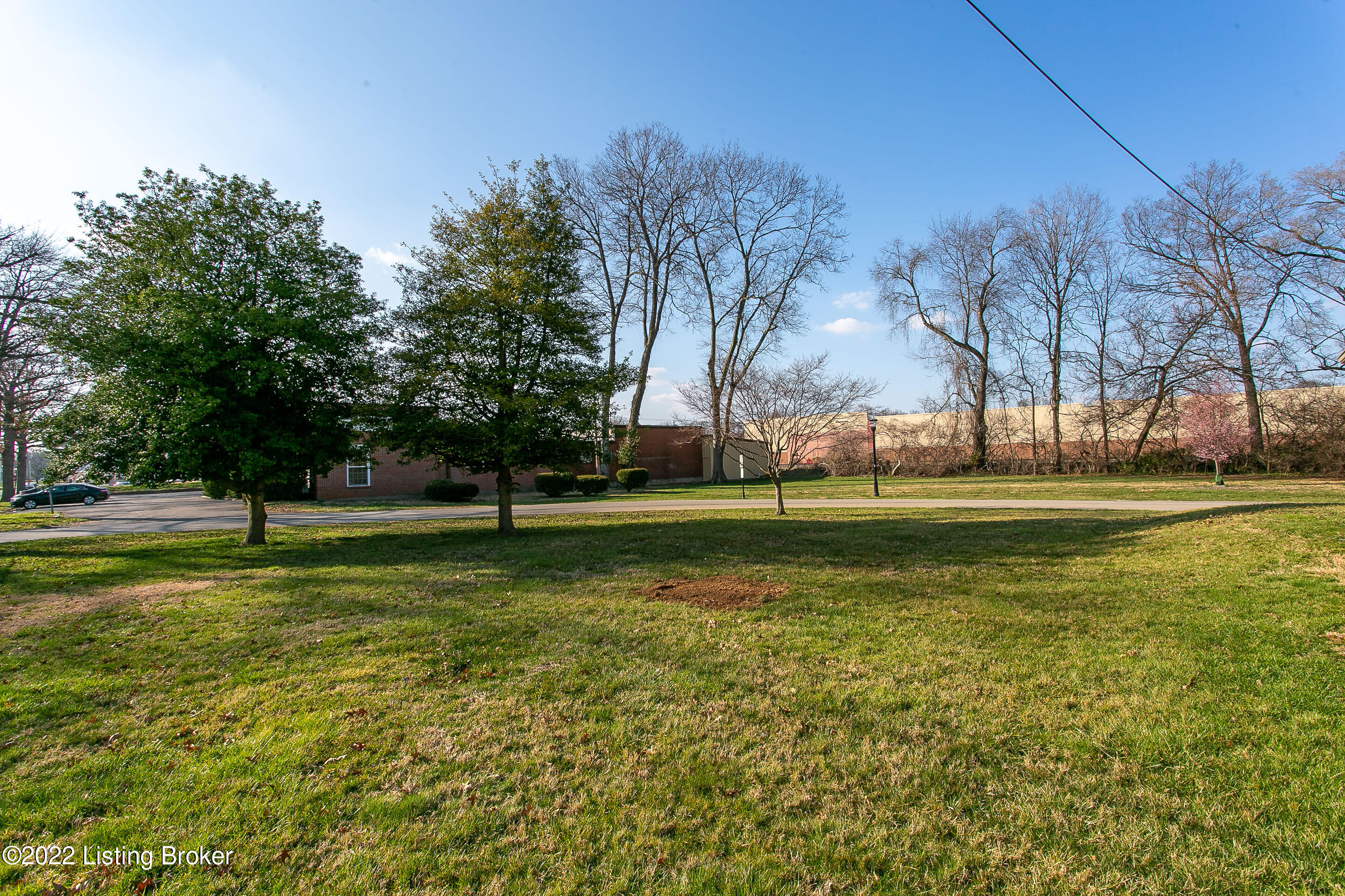 4100 Ledyard Road Louisville, KY 40207 - Photo 31 of 37 4100 Ladyard Rd-44