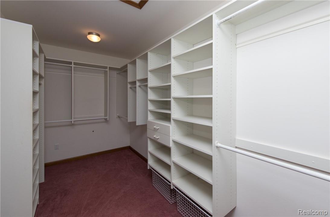 7432 Dutch Road Goodrich, MI 48438 - Photo 25 of 35 Master Walk-In Closet
