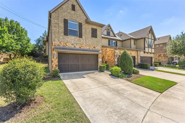 $385,000 | 1014 Brook Forest Lane, Euless, TX 76039