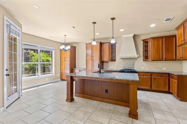$385,000 | 1014 Brook Forest Lane, Euless, TX 76039