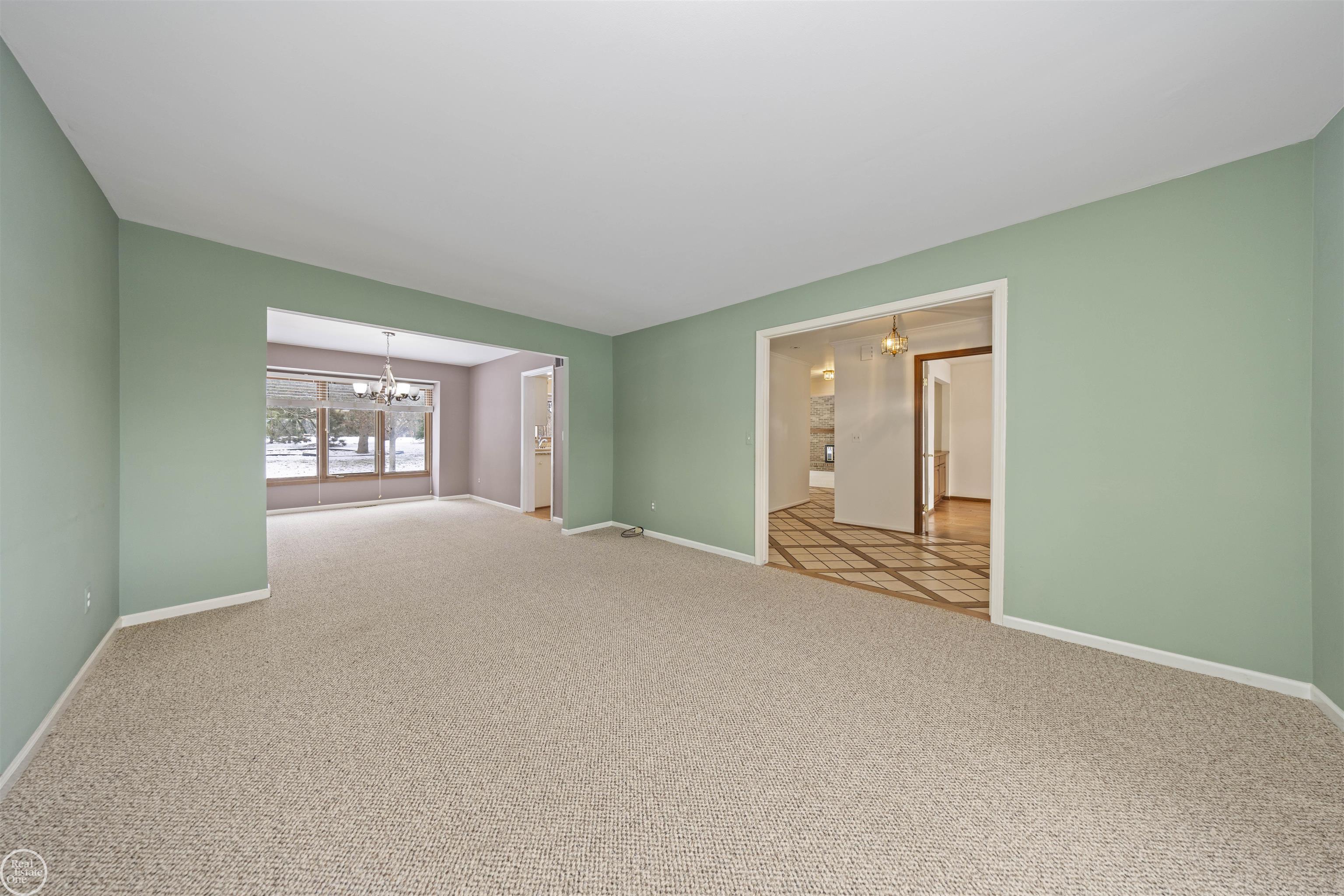 441 Silvervale Drive Rochester Hills, MI 48309 - Photo 11 of 65