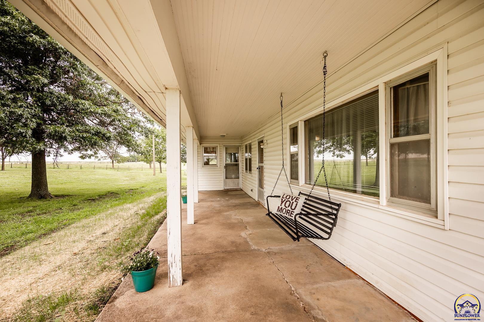 2626 Rd F Americus, KS 66835 - Photo 7 of 70