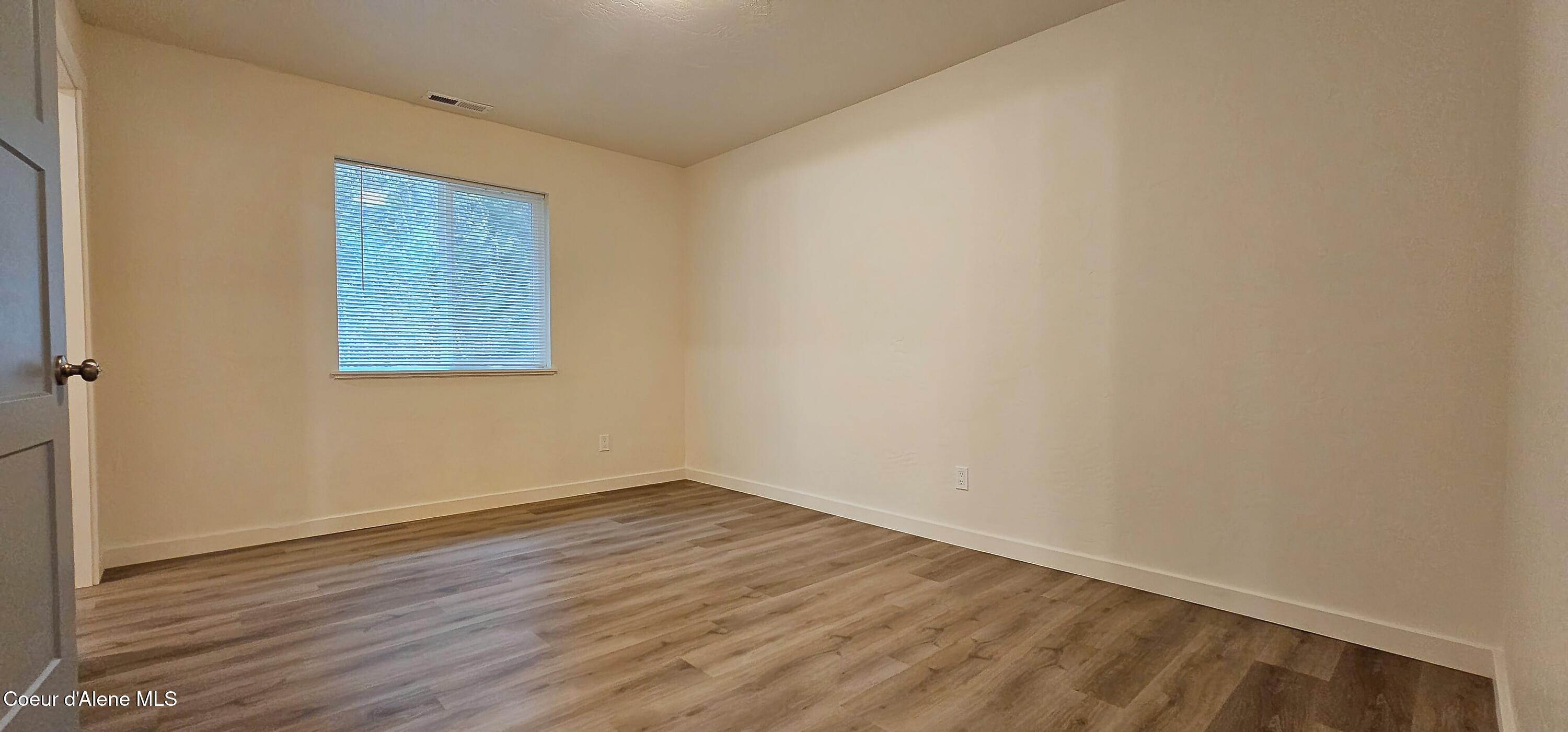 389 Hardy Loop Bonners Ferry, ID 83805 - Photo 13 of 28 20260626_081142