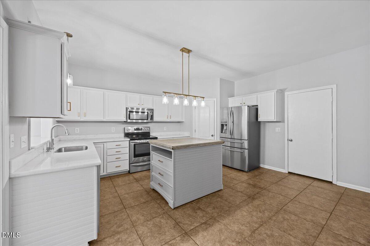 6600 Monnell Drive Raleigh, NC 27617 - Photo 4 of 42 26-2A1A0402