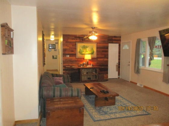 10683 Range Line Road Berrien Springs, MI 49103 - Photo 3 of 24 Living room