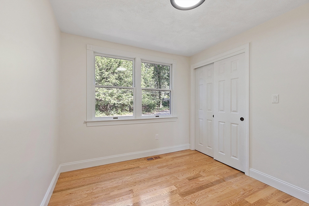 332 North Road Bedford, MA 01730 - Photo 14 of 32