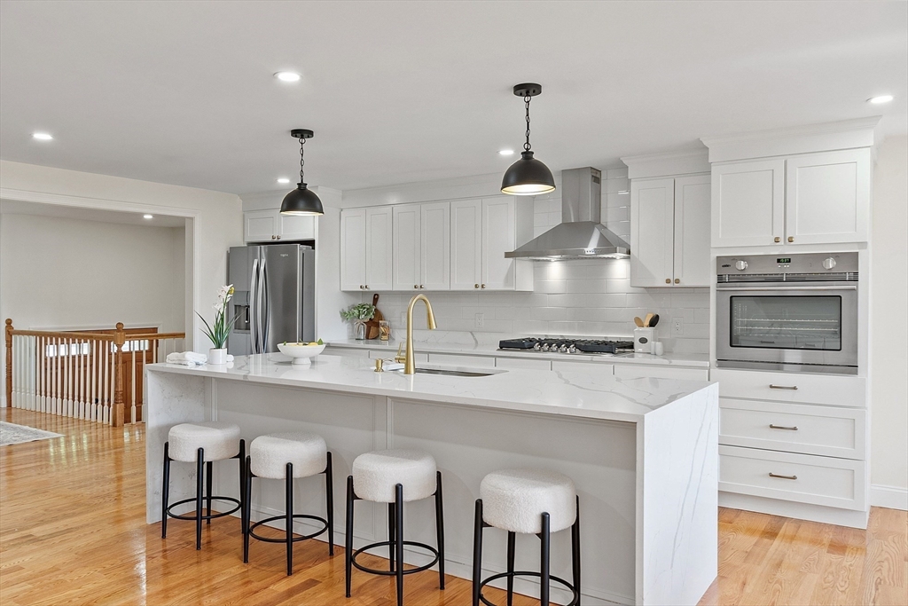 332 North Road Bedford, MA 01730 - Photo 10 of 32