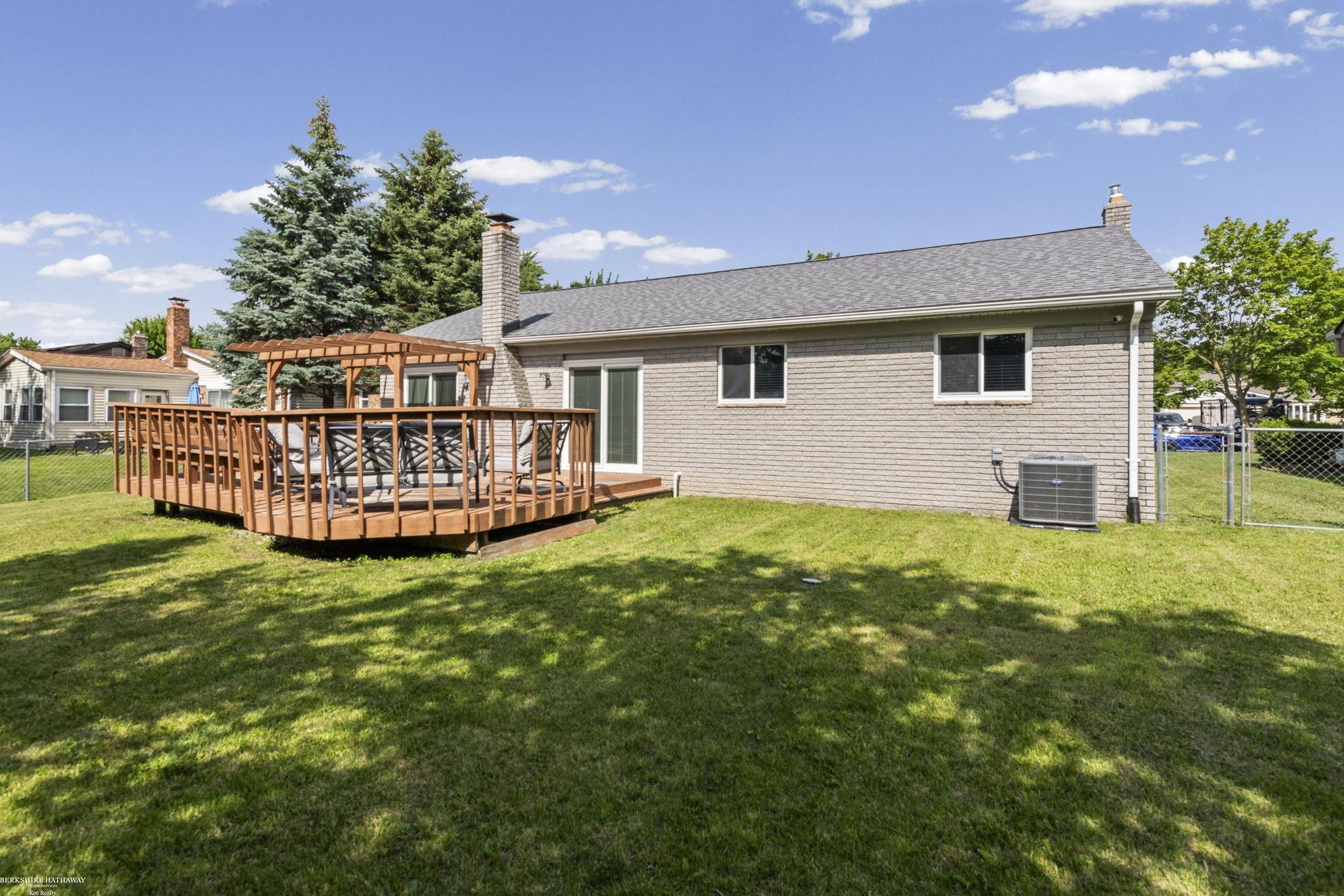 47121 Barbara Road Macomb, MI 48044 - Photo 22 of 31