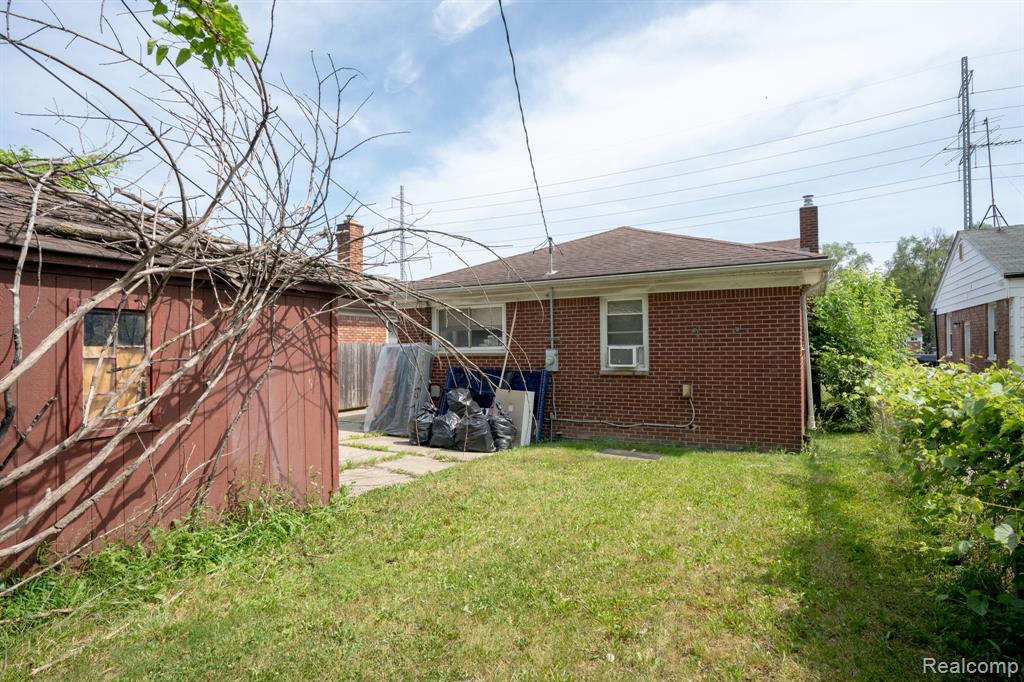 16821 East 8 Mile Road Eastpointe, MI 48021 - Photo 27 of 31