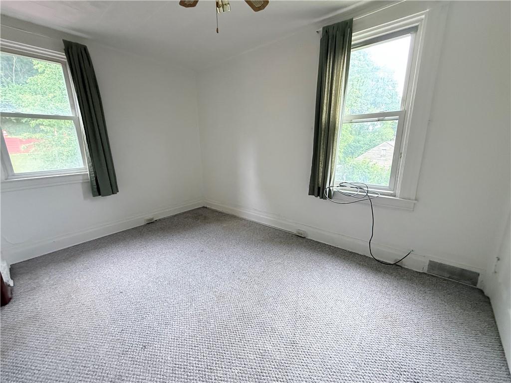112 Greydon Avenue McKees Rocks, PA 15136 - Photo 14 of 14 an empty room with a window