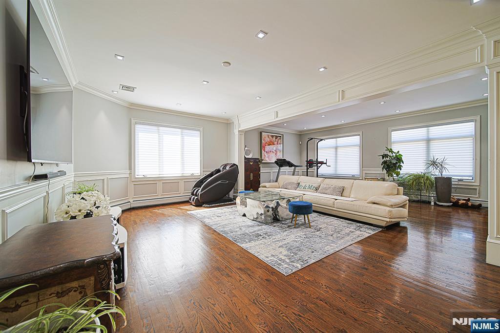 897 Virgil Avenue Ridgefield, NJ 07657 - Photo 11 of 50