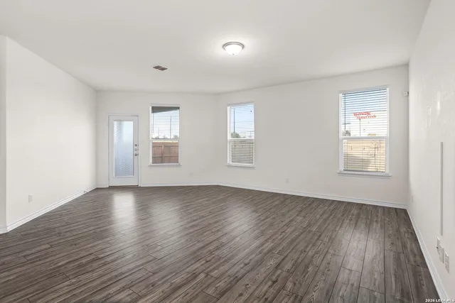 $1,900 | 702 Eucharis, San Antonio, TX 78245