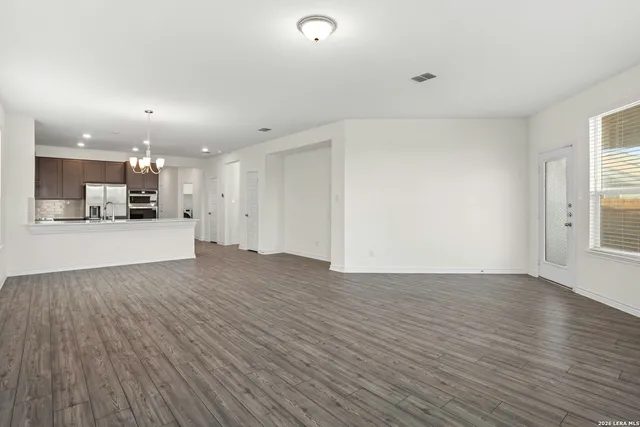 $1,900 | 702 Eucharis, San Antonio, TX 78245