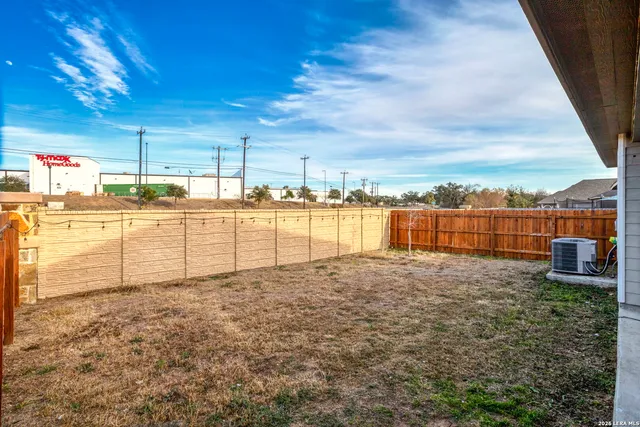 $1,900 | 702 Eucharis, San Antonio, TX 78245