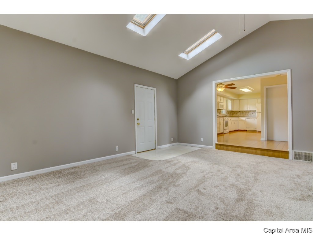 1 Walberta Drive Rochester, IL 62563 - Photo 11 of 36