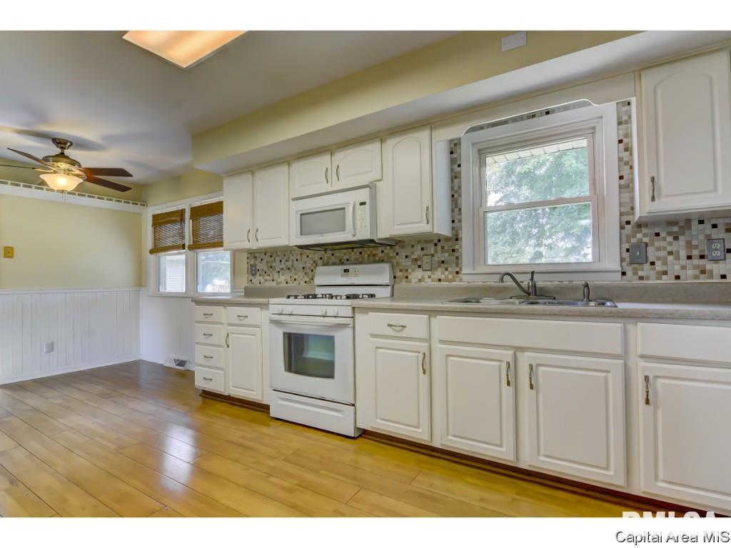 1 Walberta Drive Rochester, IL 62563 - Photo 9 of 36