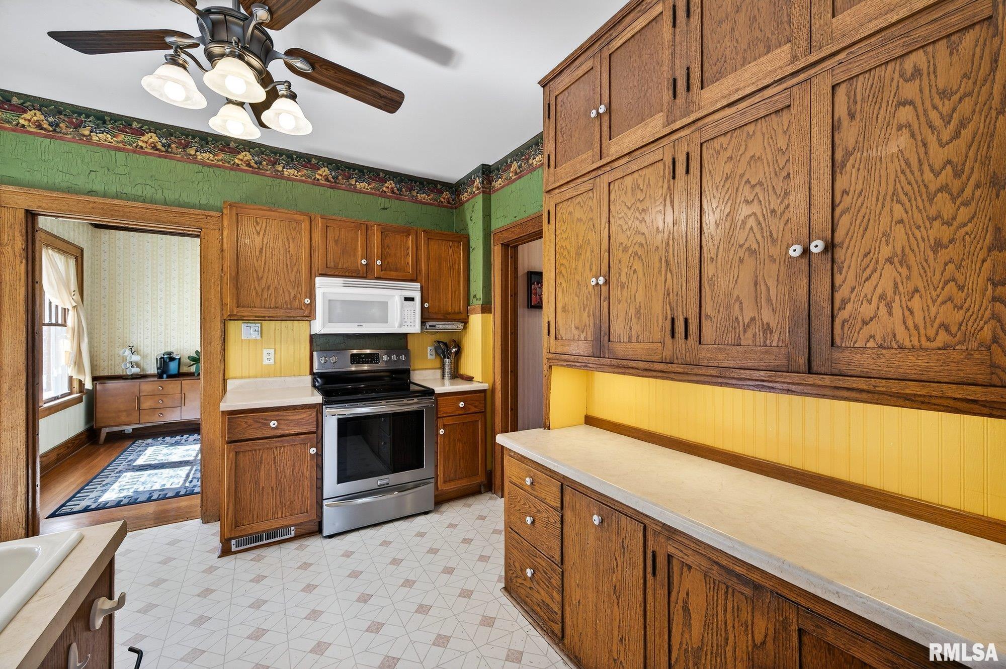 605 North Main Street Washington, IL 61571 - Photo 18 of 64