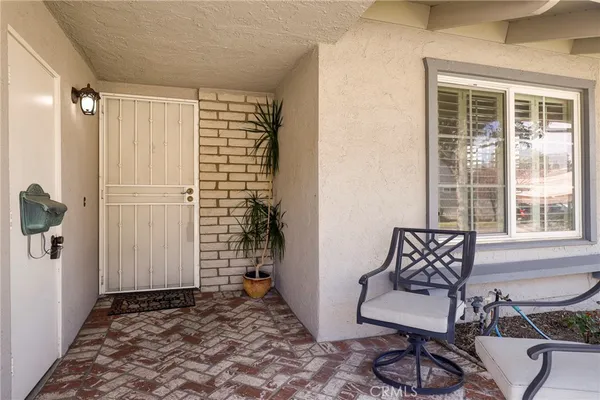 $488,500 | 26807 Circle Of The Oaks, Newhall, CA 91321
