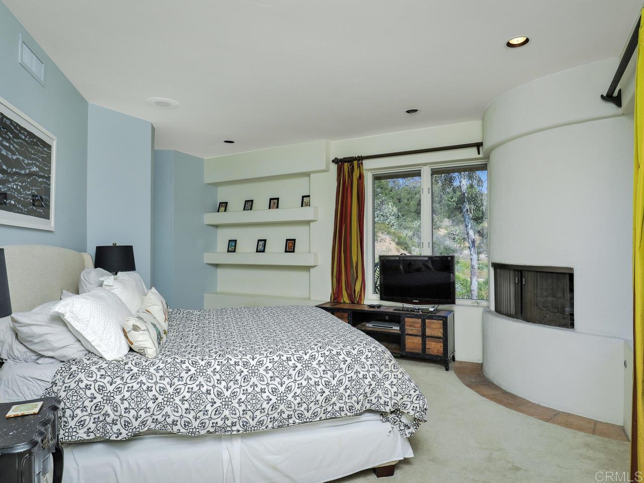 4807 Linea Del Cielo Rancho Santa Fe, CA 92014 - Photo 8 of 25 Master bedroom