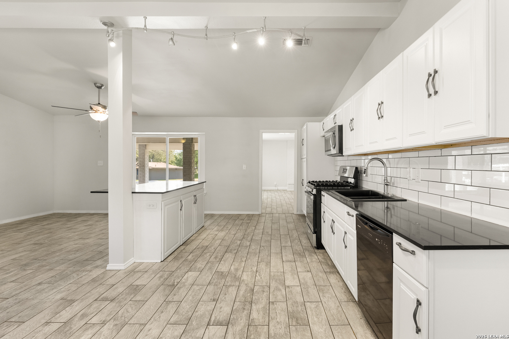 4135 Ramsgate Street San Antonio, TX 78230 - Photo 14 of 40 Gallery Image 14
