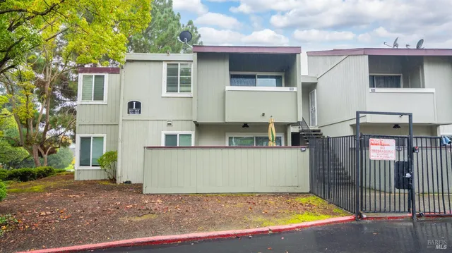 $190,000 | 1333 North Camino Alto, Unit 164, Vallejo, CA 94589