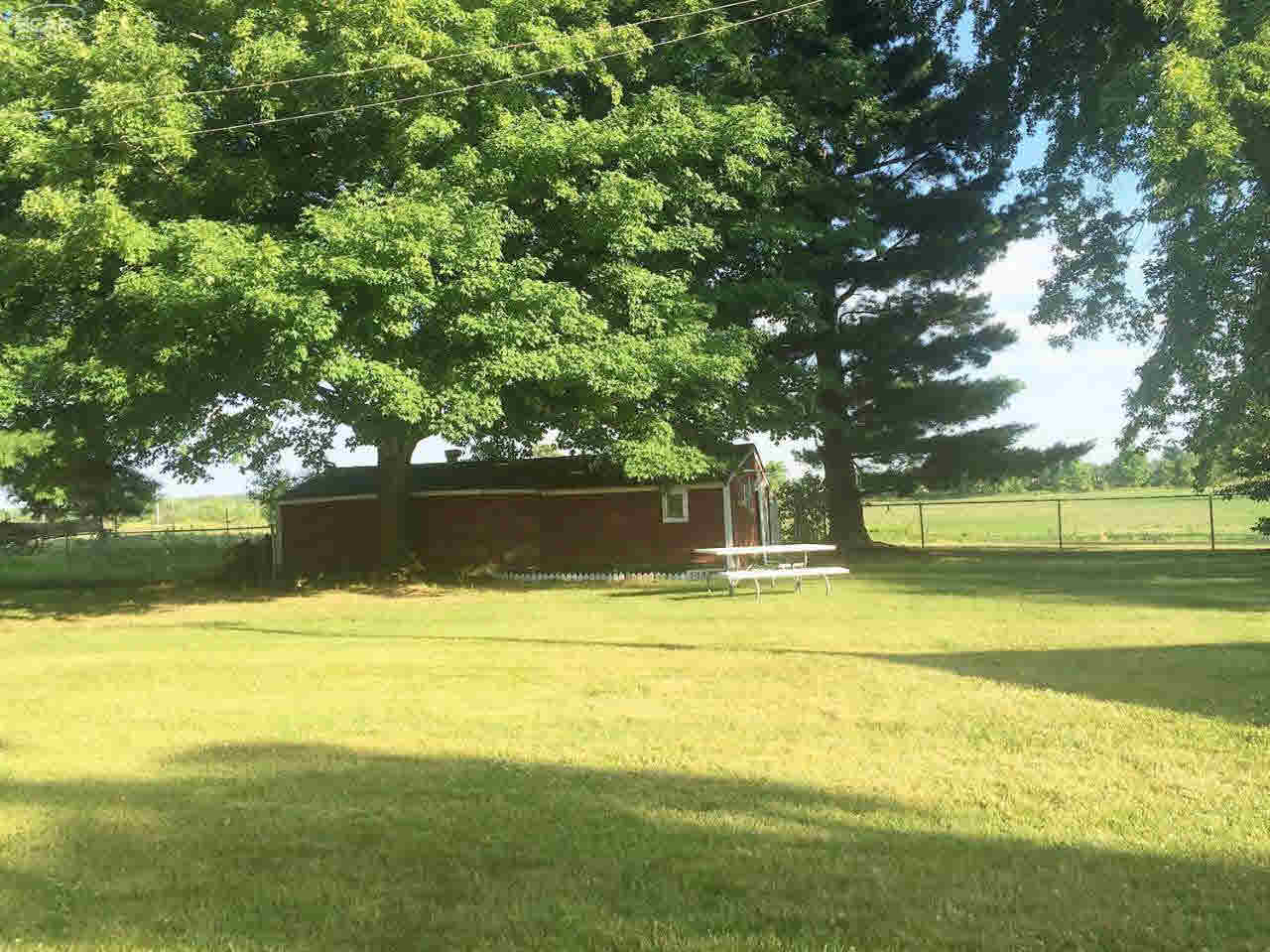 11228 North Center Road Clio, MI 48420 - Photo 26 of 48 21186297-25.JPG