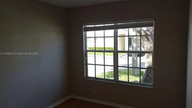 a view of empty room with window