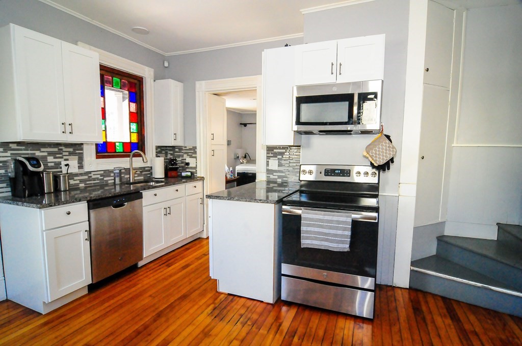 17 Washington Road Springfield, MA 01108 - Photo 10 of 42